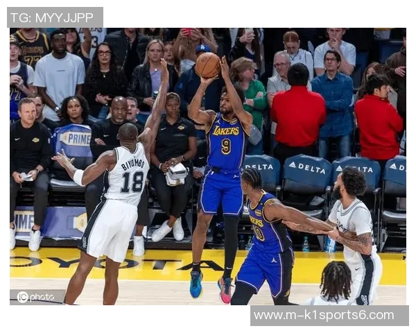 2013年NBA季后赛马刺与湖人经典对决回顾与精彩瞬间分析