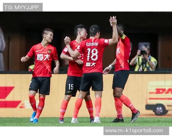 恒大与上港激战回顾精彩集锦展现足球魅力与团队精神